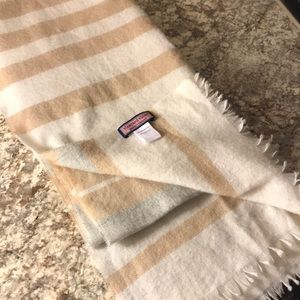 Vineyard Vines merino wool scarf